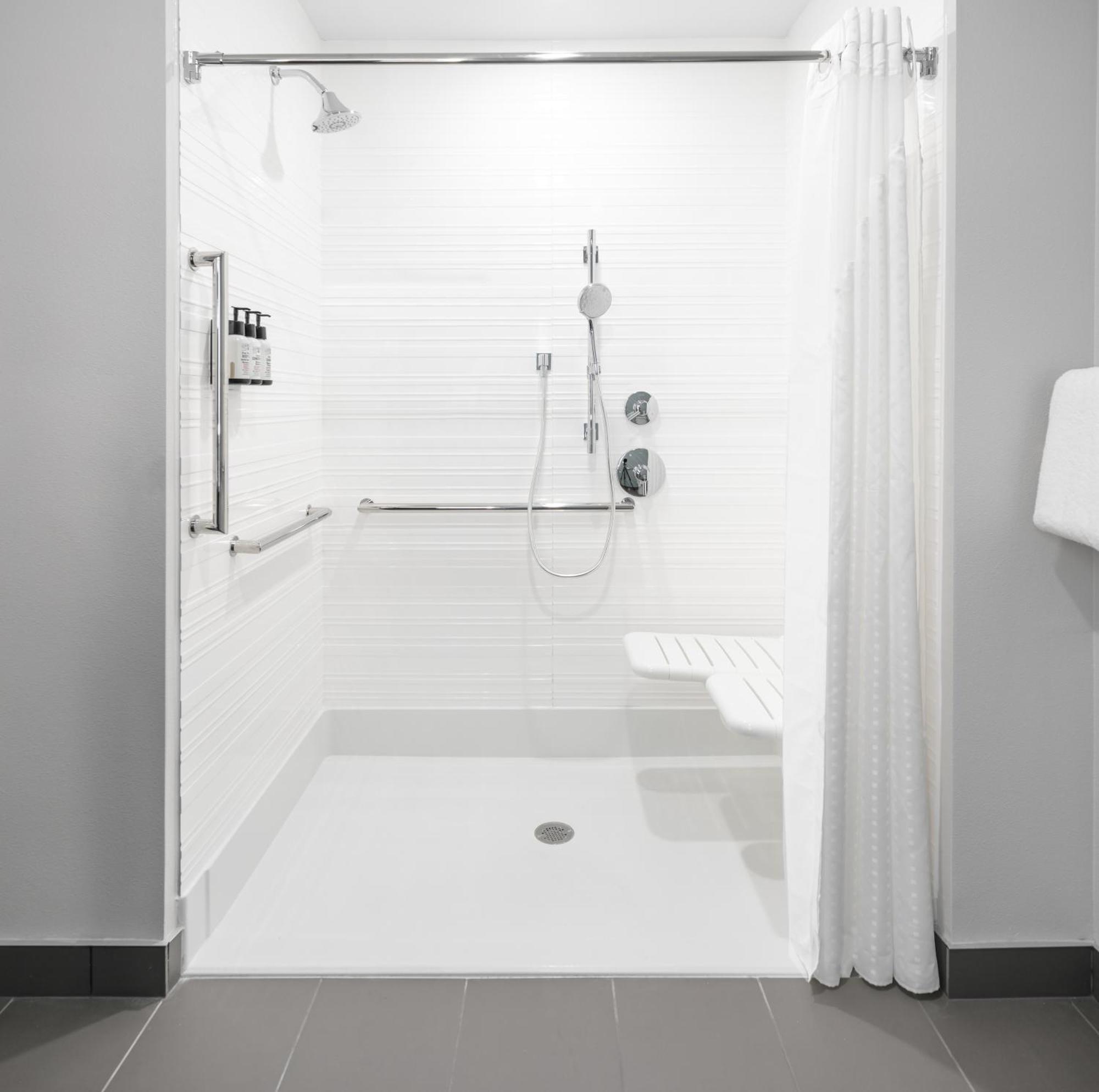 Avid Hotels - Roseville - Minneapolis North By Ihg Exterior foto